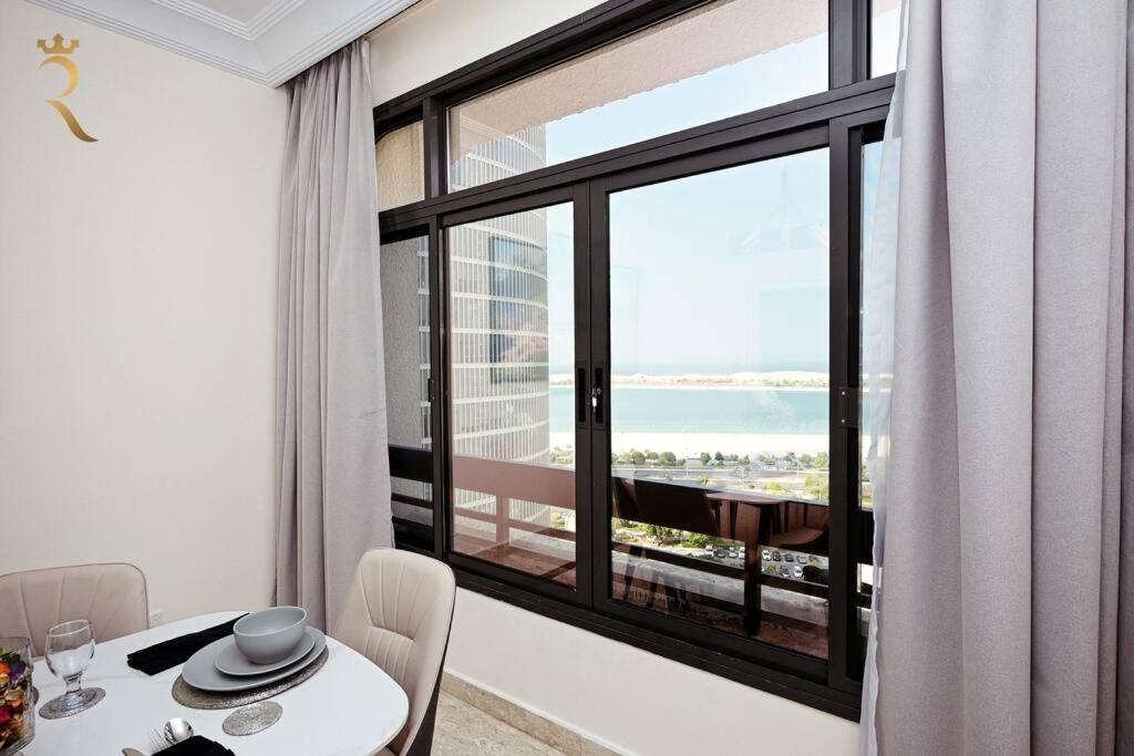 Serene 3br Splendor Retreat At Corniche Appartement Abou Dabi