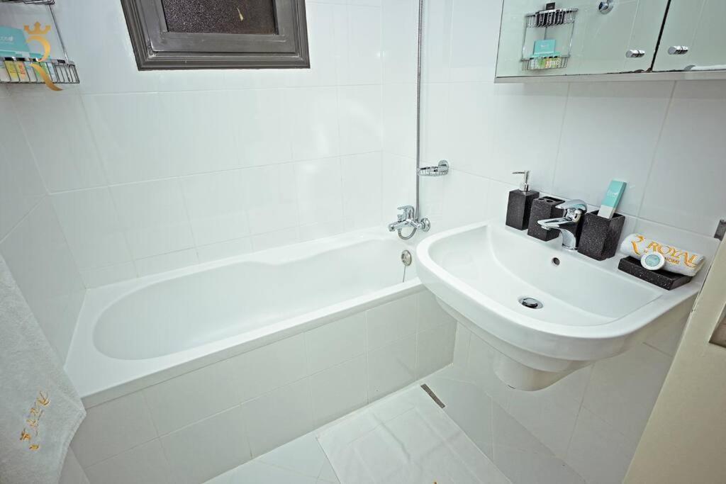 Serene 3br Splendor Retreat At Corniche * Abou Dabi