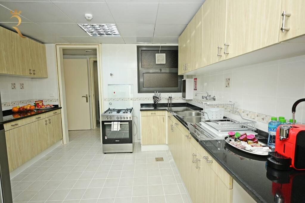 Serene 3br Splendor Retreat At Corniche Abou Dabi