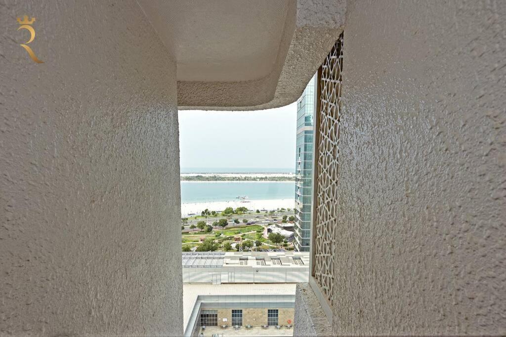 Appartement Serene 3br Splendor Retreat At Corniche