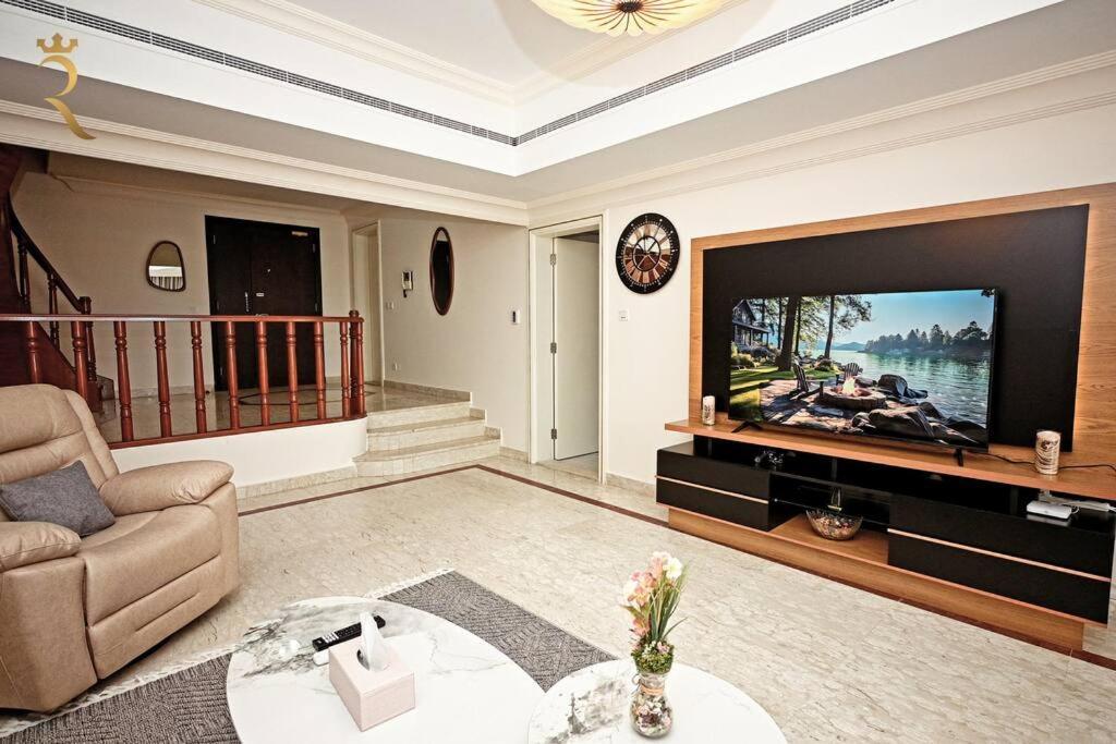 Serene 3br Splendor Retreat At Corniche Appartement