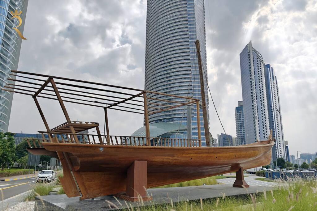 Serene 3br Splendor Retreat At Corniche Appartement