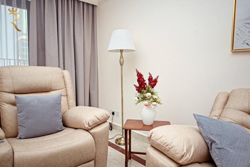 Serene 3br Splendor Retreat At Corniche
