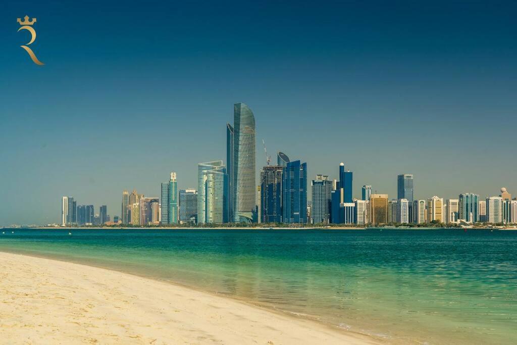 Serene 3br Splendor Retreat At Corniche Apartment